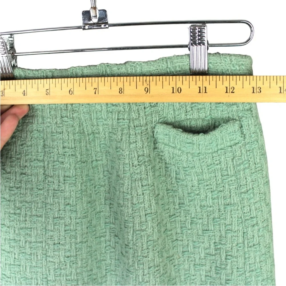 Chanel Boutique Skirt Suit Set Tweed Size 38 Jade Green 100% Wool Pocket
